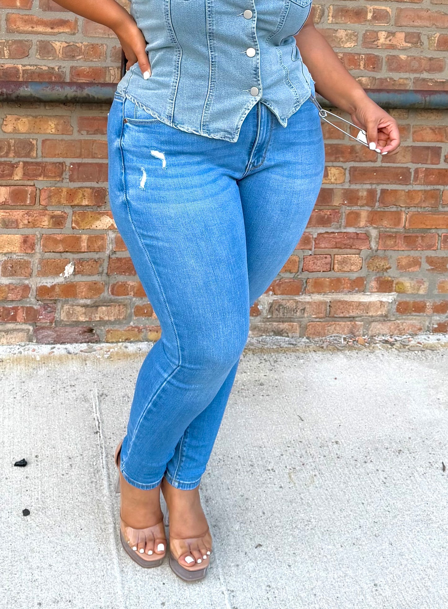 Light Washed Pinup Skinny Jeans