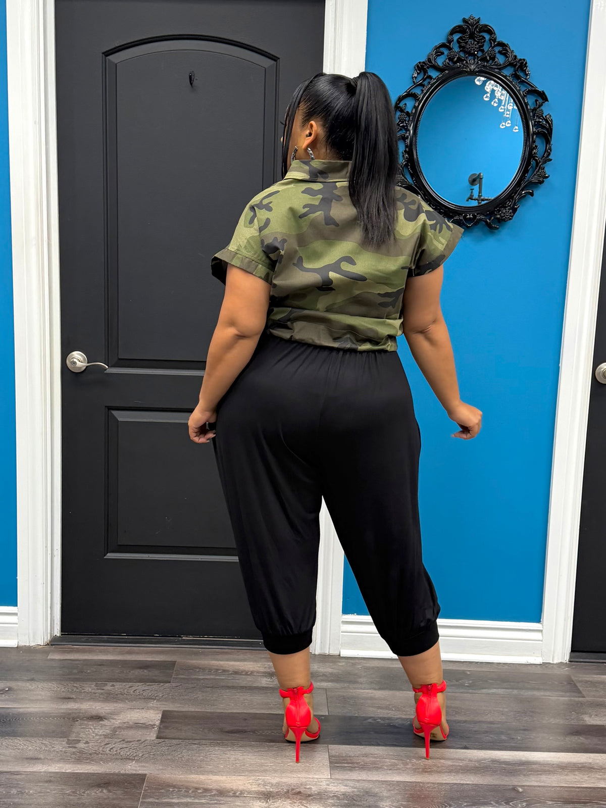 Black Tina Capri Pant